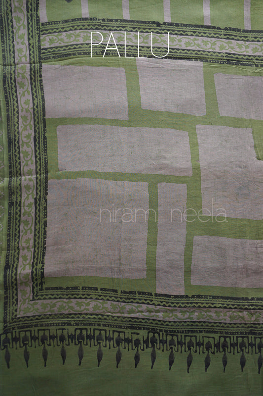 Green cotton Batik print saree | Niram Neela