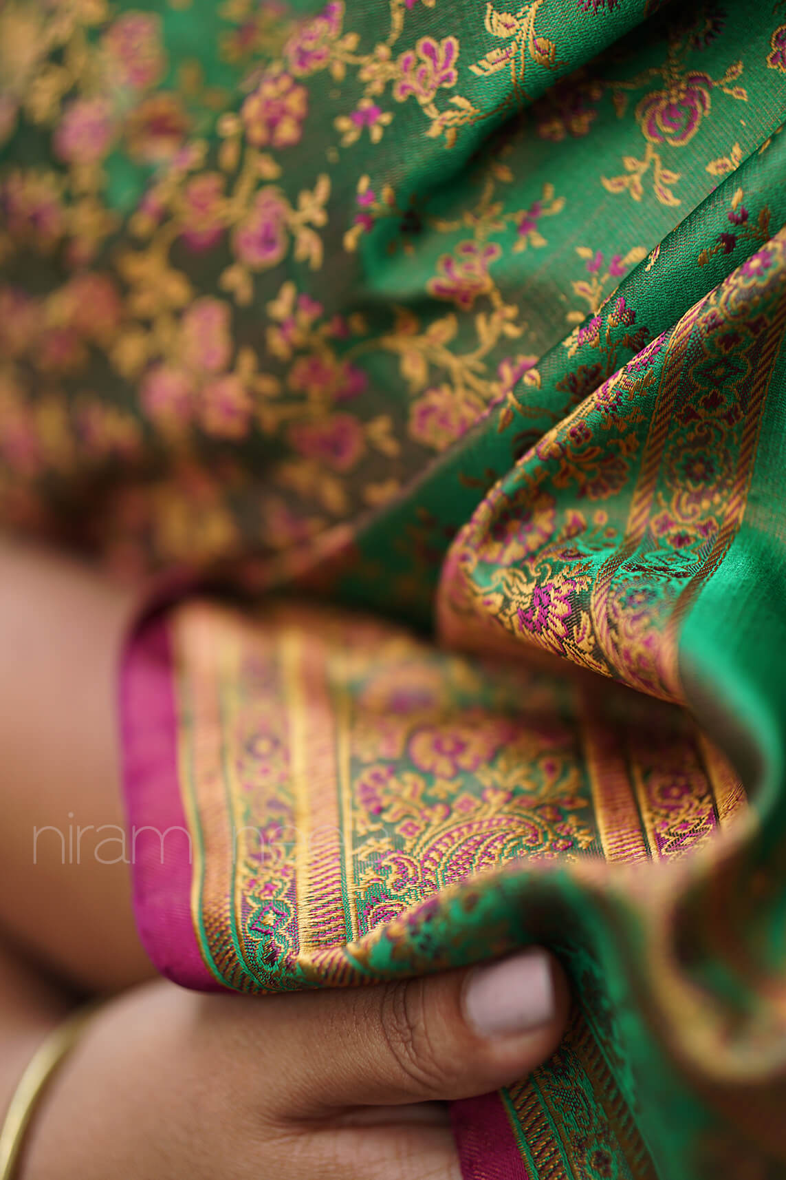 Green and magenta Himroo silk saree - Niram Neela