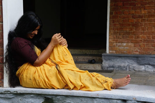 Yellow and black Bengal jamdani cotton saree - Niram Neela