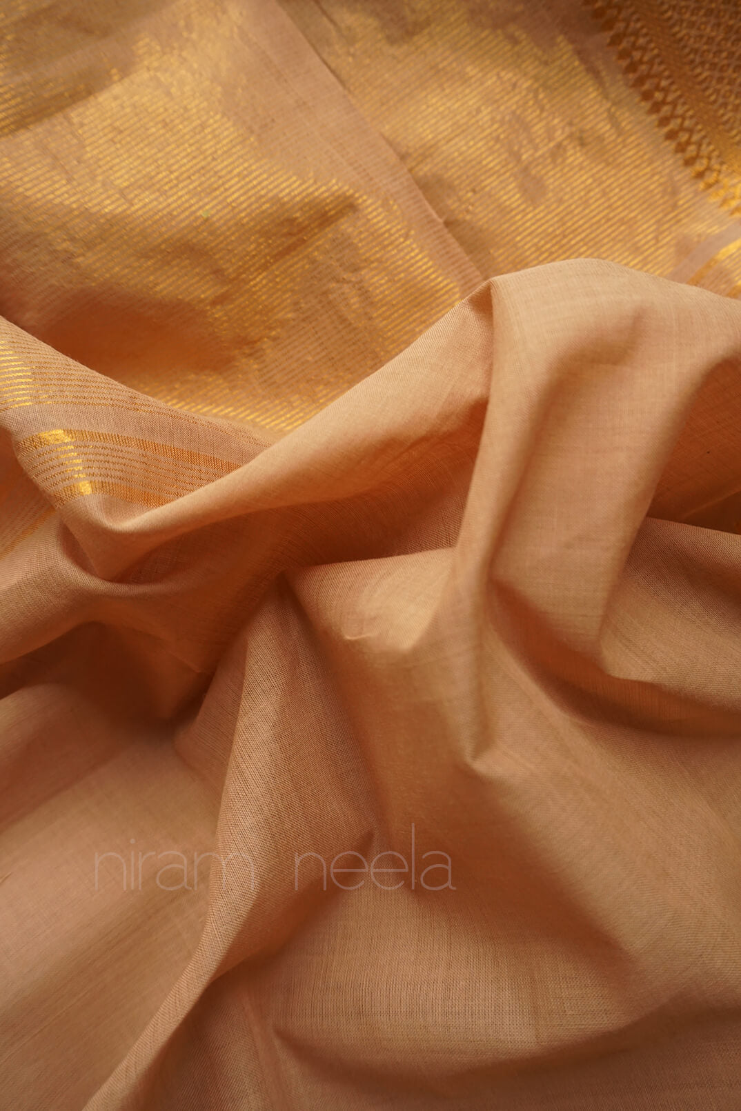 Tan and gold Mangalagiri cotton saree with Nizam border | Niram Neela