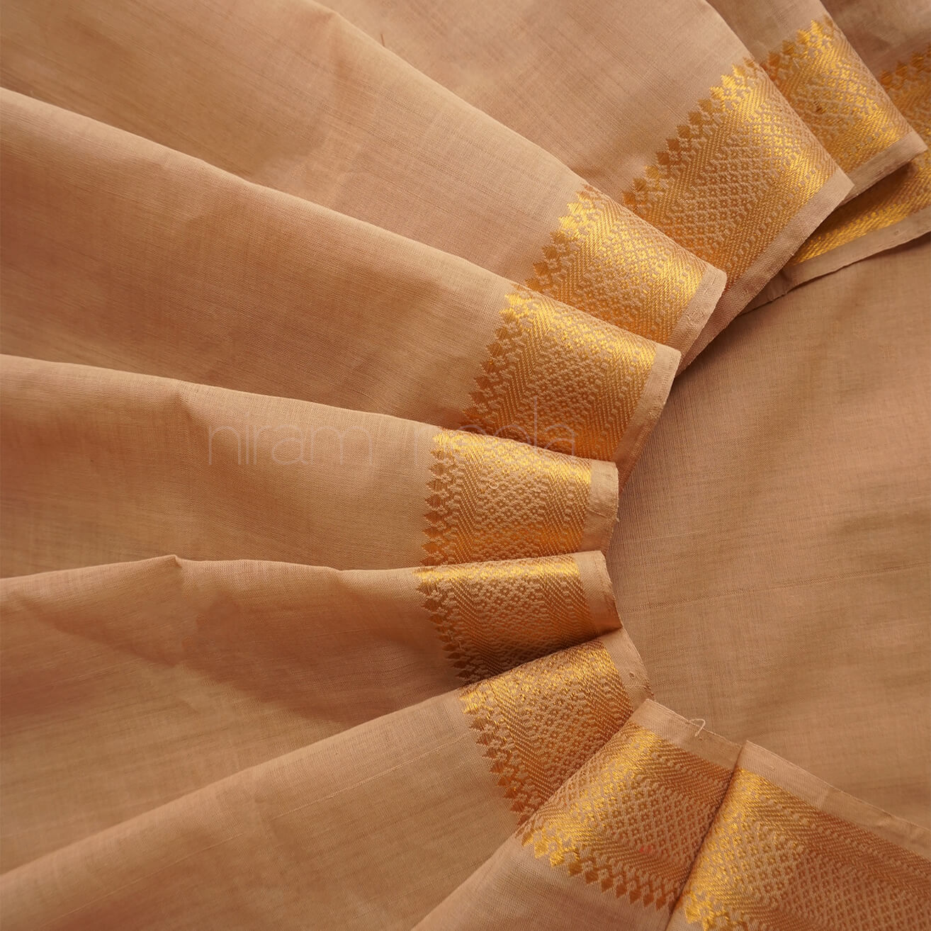 Tan and gold Mangalagiri cotton saree with Nizam border | Niram Neela