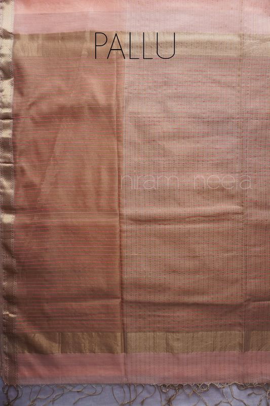 Peach and gold Maheshwari handloom sico saree | Niram Neela