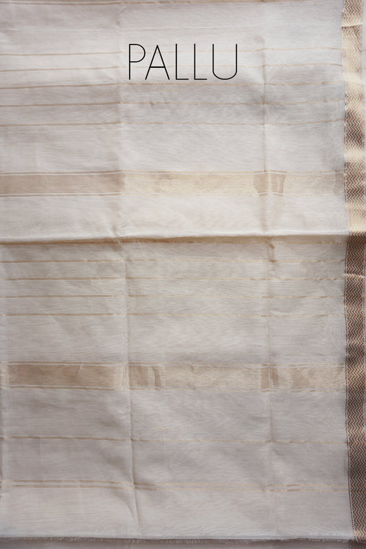 Ivory and gold Maheshwari silk cotton saree - Niram Neela