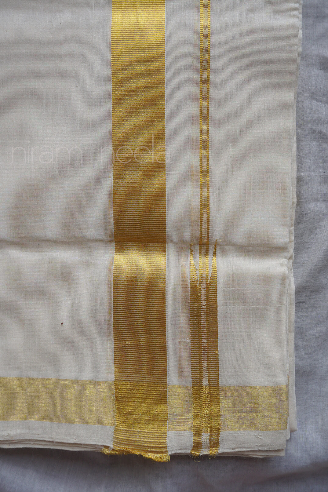 Ivory and gold chutti double mundu | Niram Neela