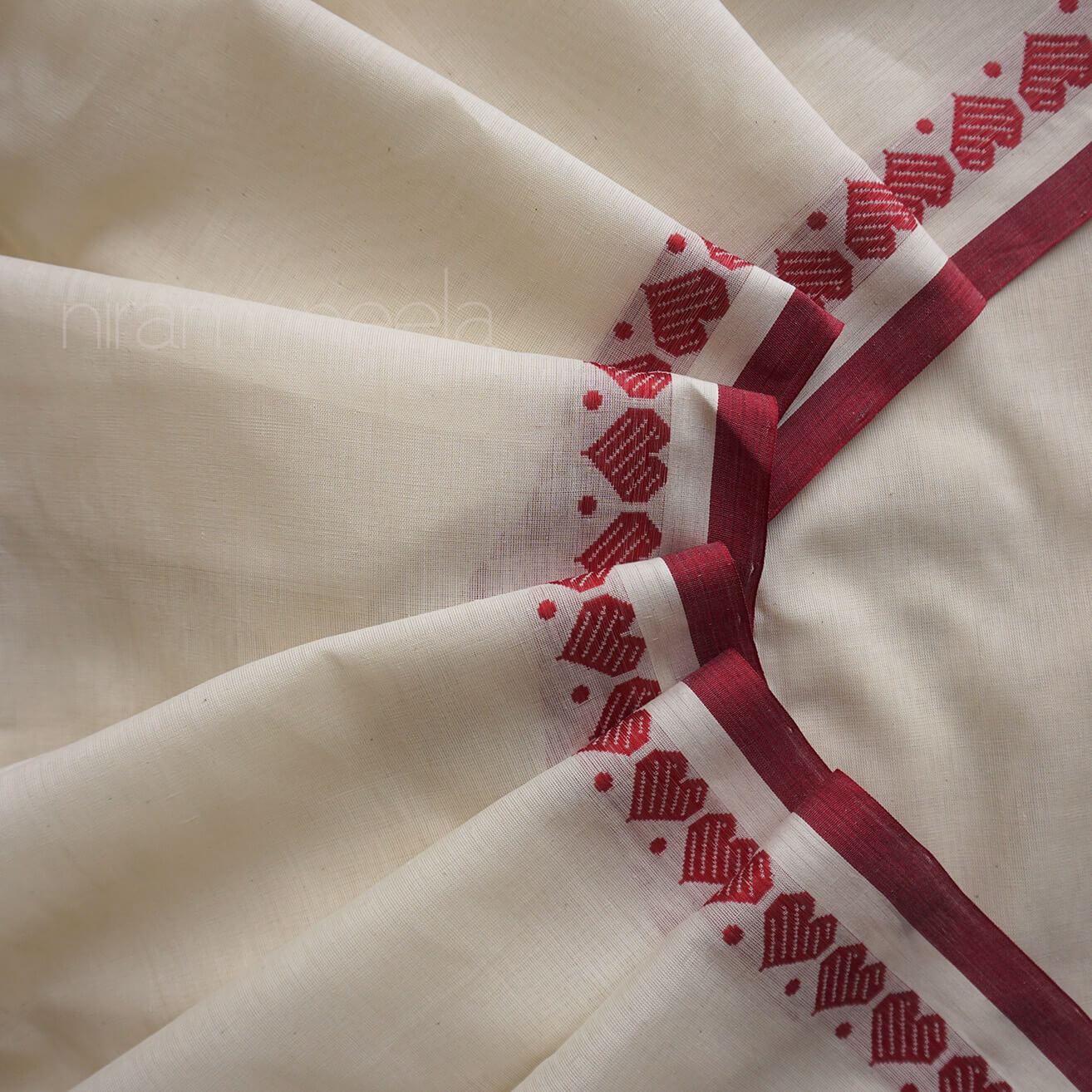 White and red Begumpuri cotton saree | Niram Neela