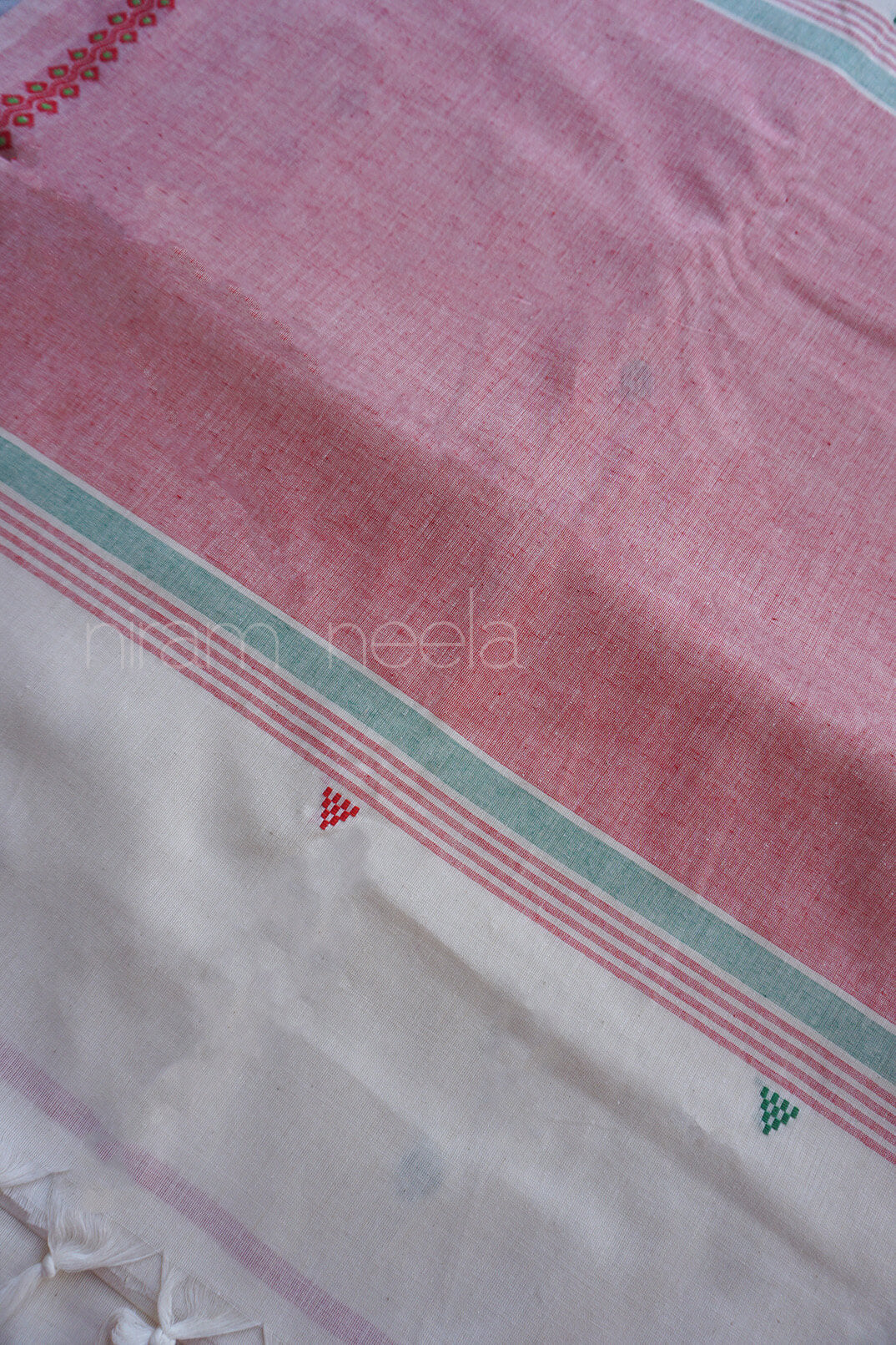 White and red Begumpuri cotton saree | Niram Neela