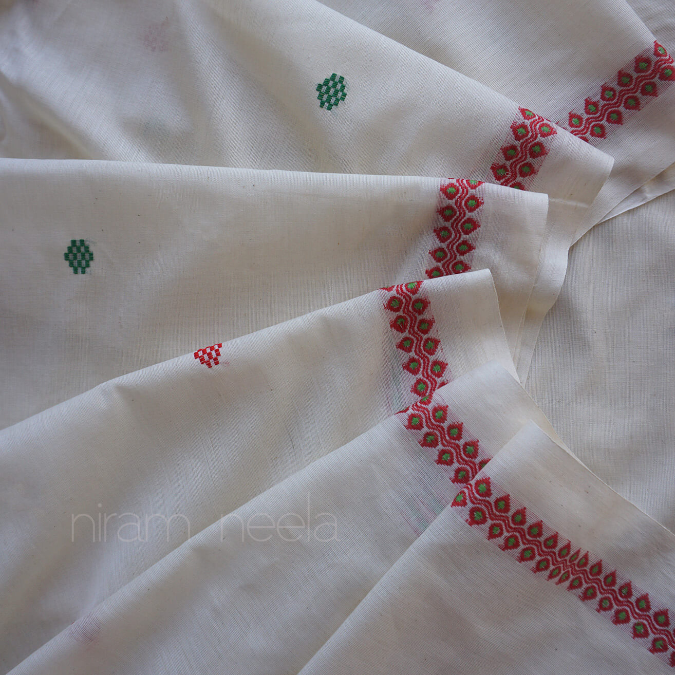 White and red Begumpuri cotton saree | Niram Neela