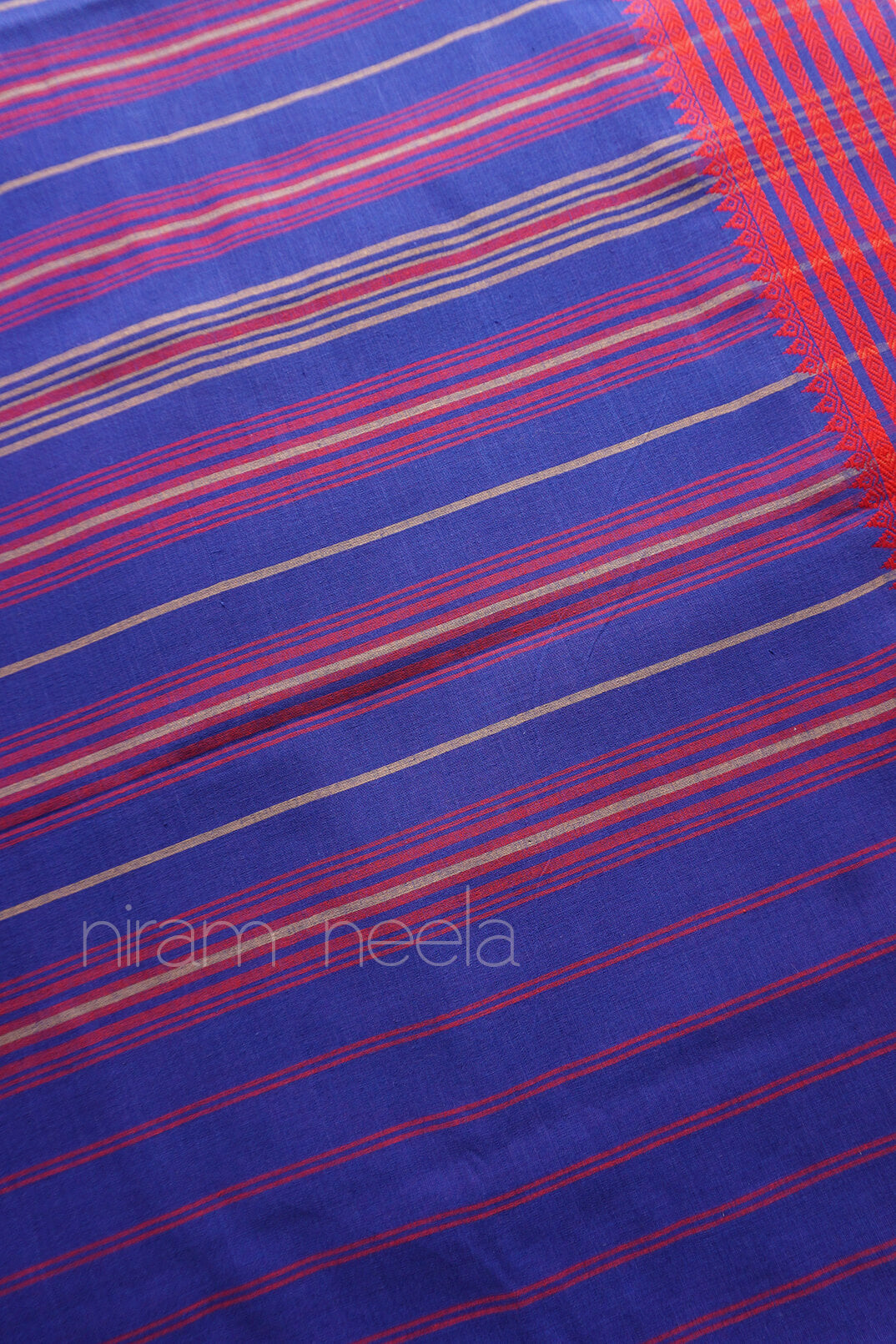 Violet and red Begumpuri cotton saree - Niram Neela