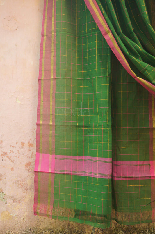 Green and magenta Chettinad handloom cotton dupatta | Niram Neela
