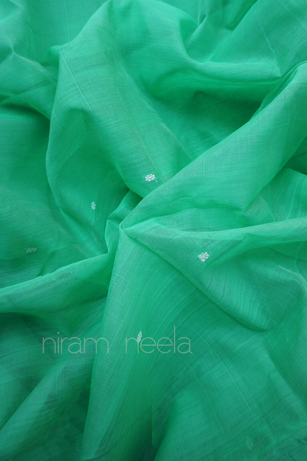 Green and white Chanderi cotton saree - Niram Neela