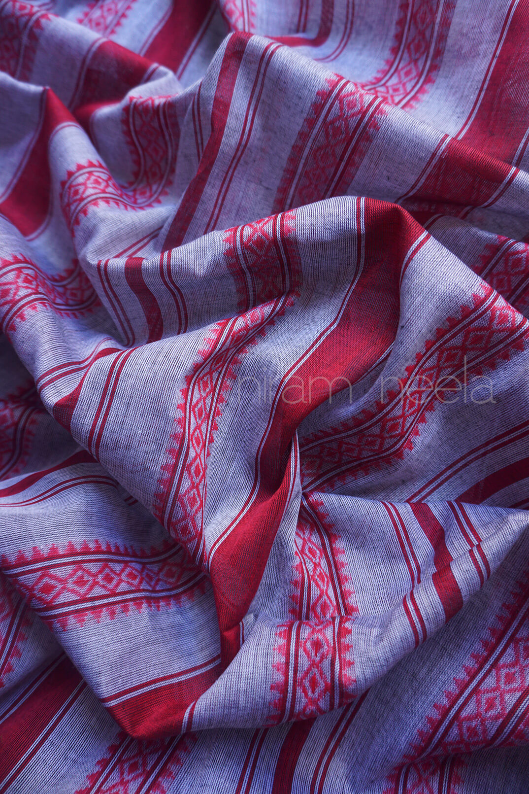 Grey and maroon Dhaniakhali saree | Niram Neela