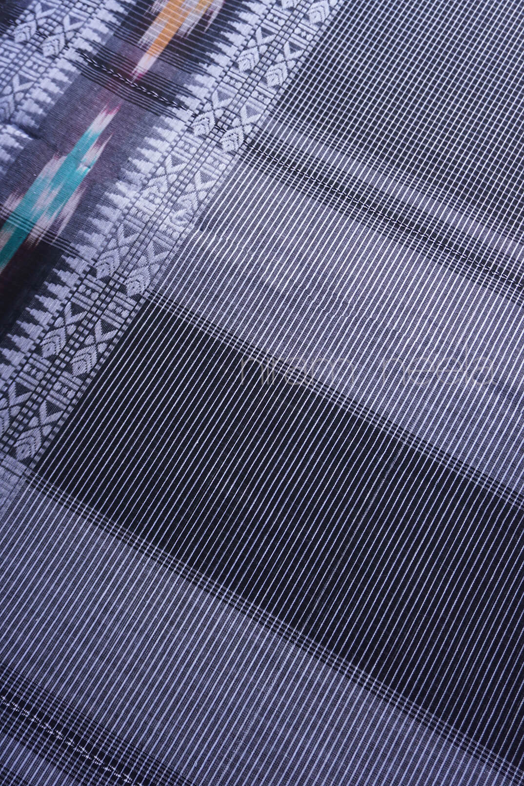 Black and white Dhaniakhali cotton saree | Niram Neela