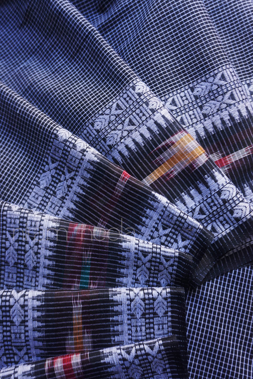 Black and white Dhaniakhali cotton saree | Niram Neela