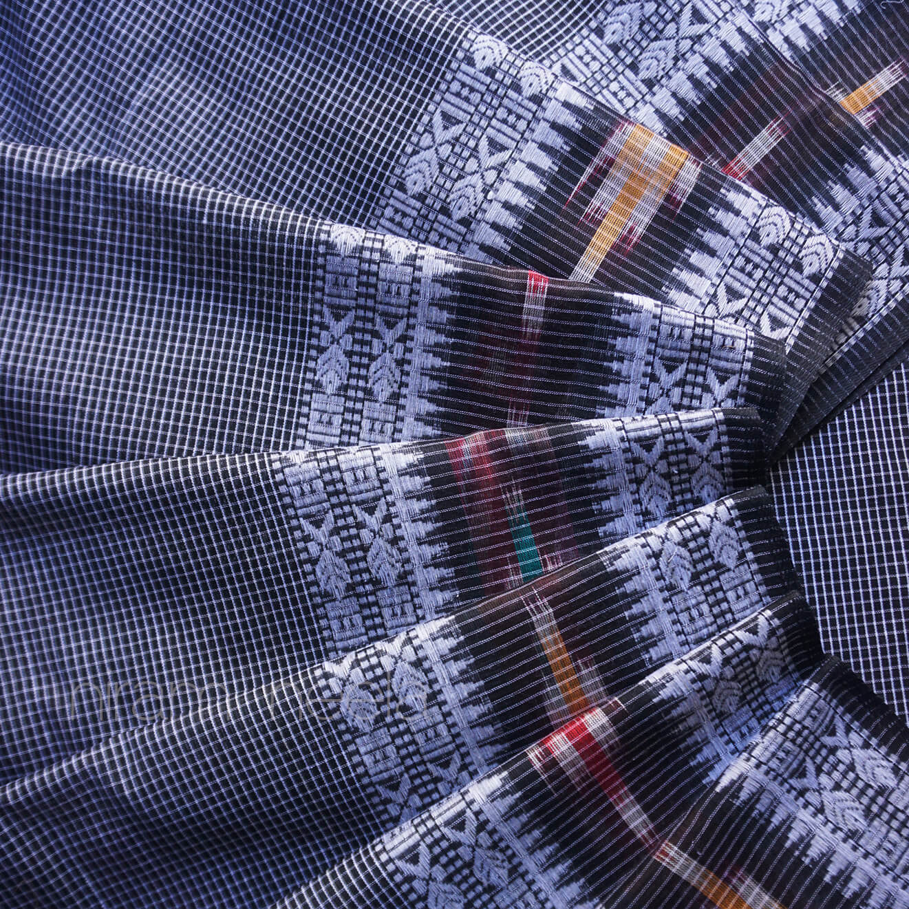 Black and white Dhaniakhali cotton saree | Niram Neela