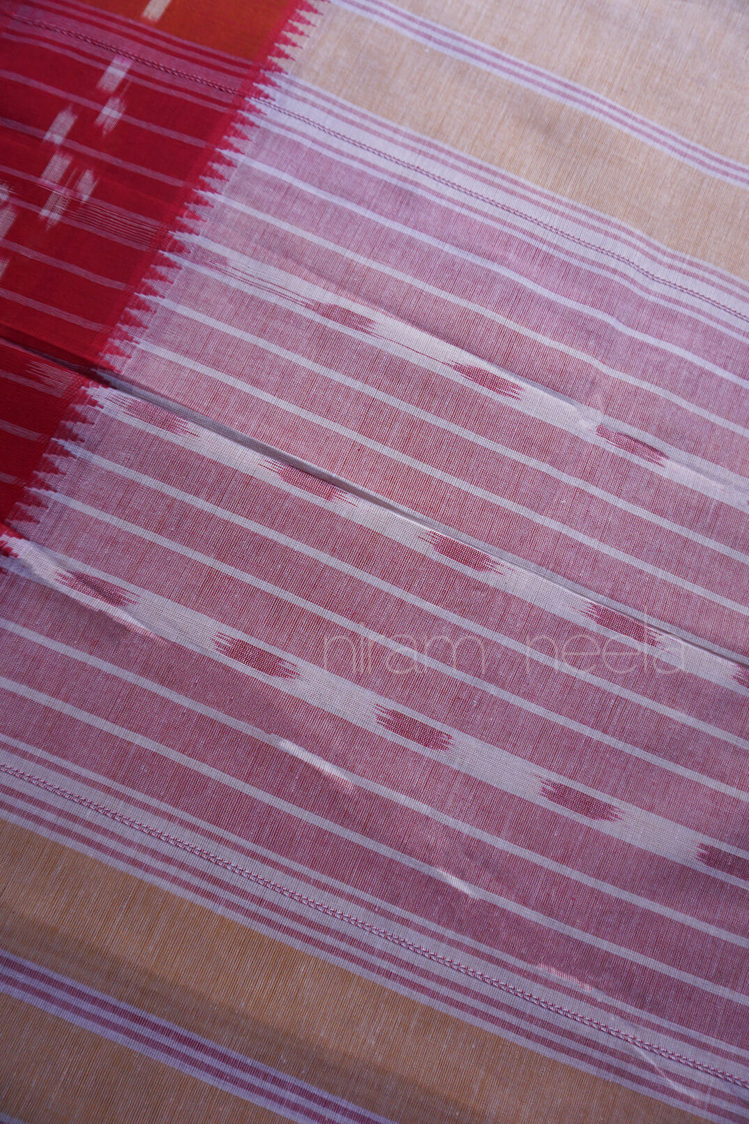 Cream and red Dhaniakhali cotton saree | Niram Neela