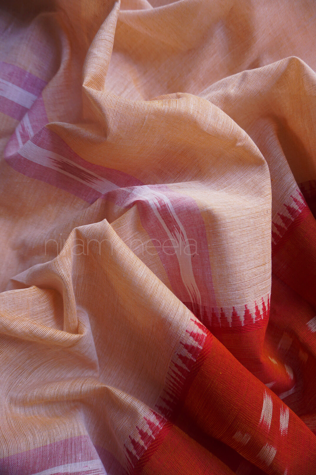 Cream and red Dhaniakhali cotton saree | Niram Neela