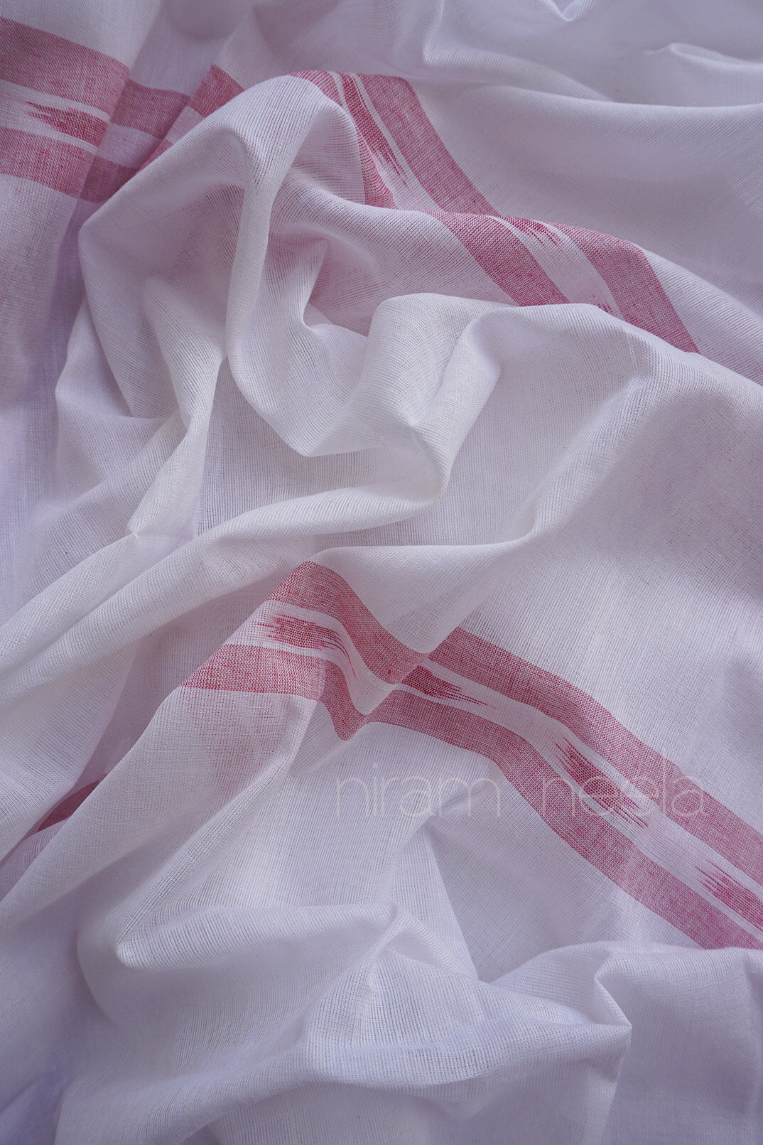 White and red striped Dhaniakhali cotton saree | Niram Neela