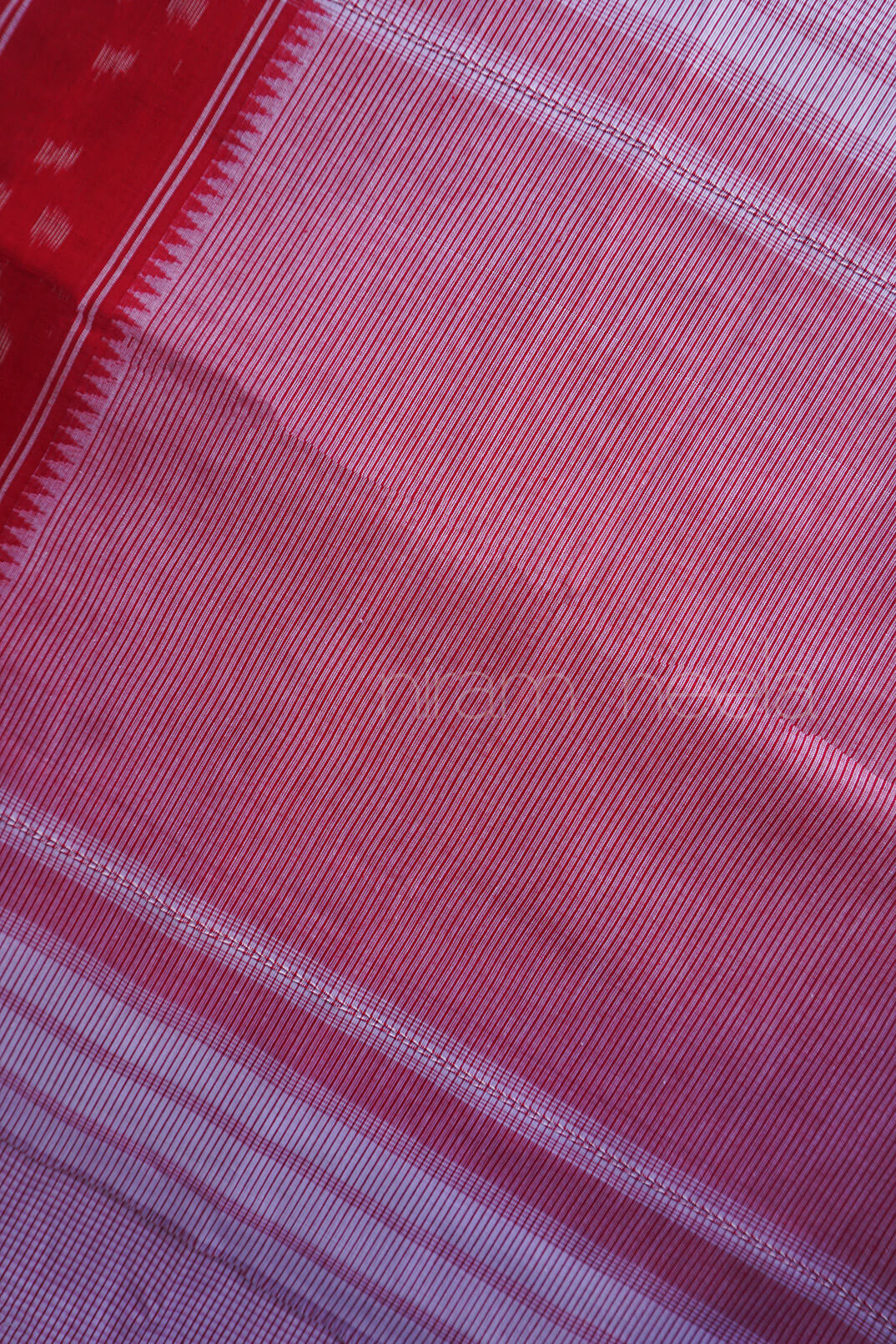 White and red Dhaniakhali cotton saree | Niram Neela
