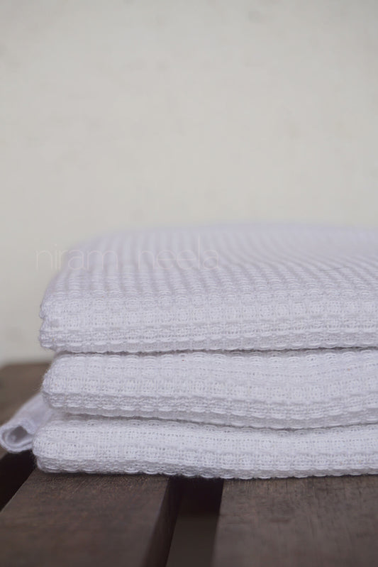 White cotton bath towel | Handloom waffle towel