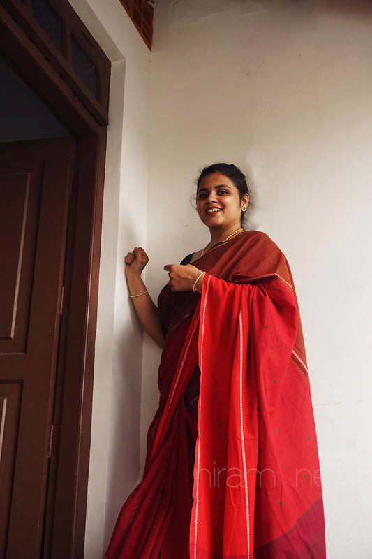 Red and maroon Mubhagam Kanjivaram cotton saree | Niram Neela
