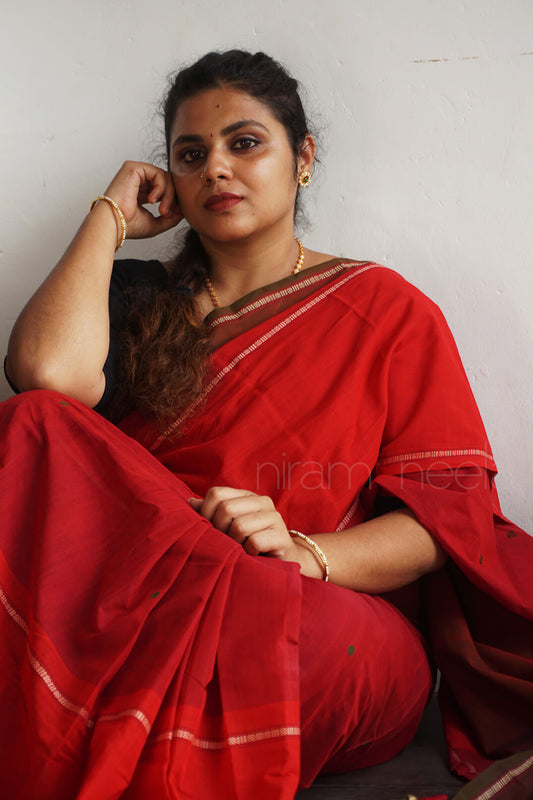 Red and maroon Mubhagam Kanjivaram cotton saree | Niram Neela