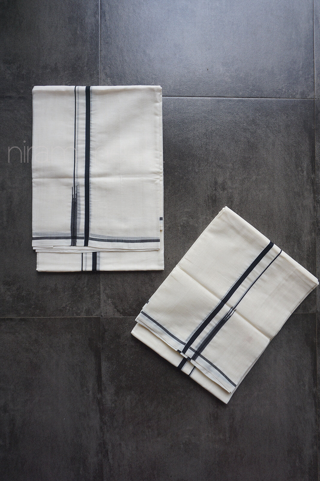 Ivory and black Puliyilakkara set mundu | Niram Neela