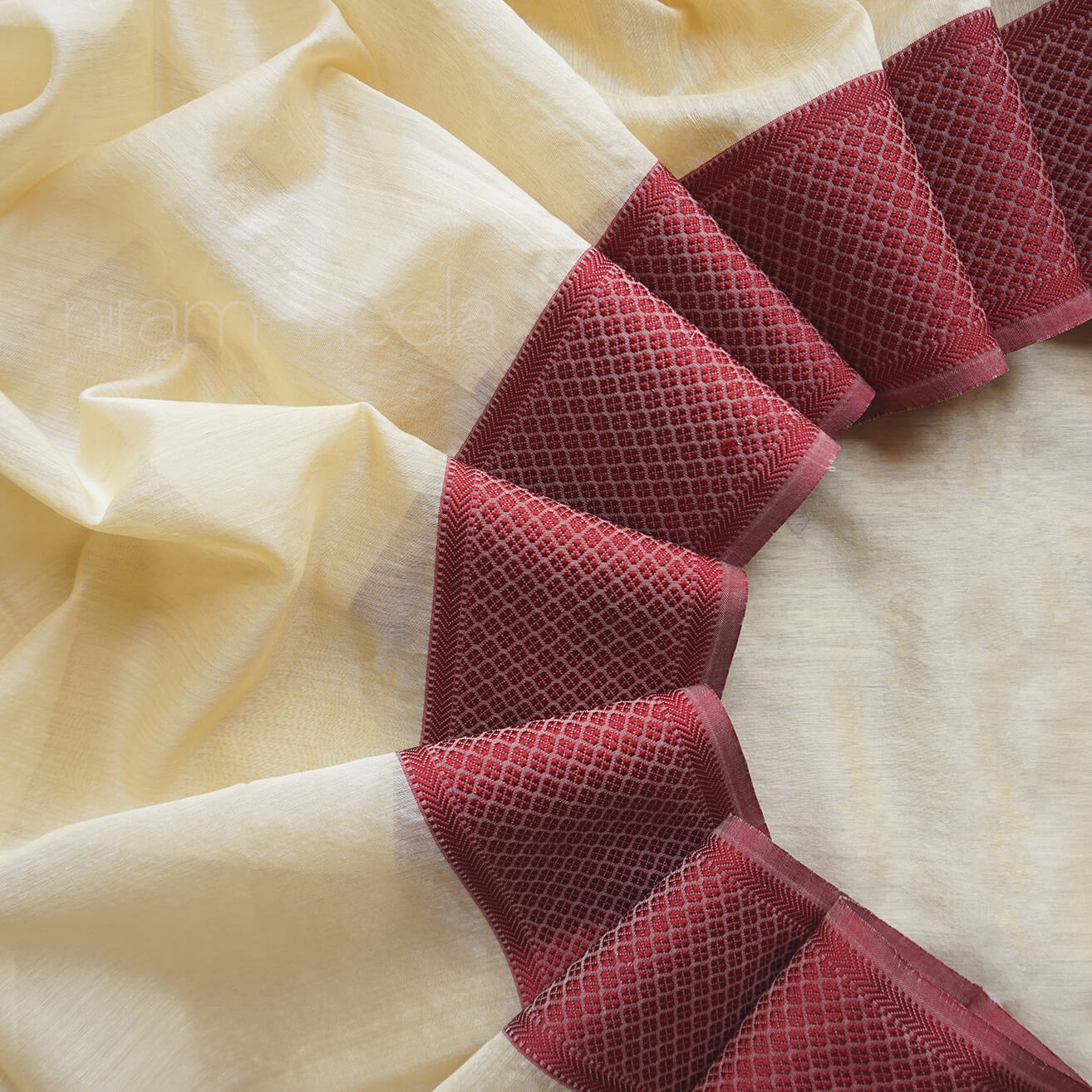 Cream and red Maheshwari silk cotton saree | Workwear sarees by Niram Neela