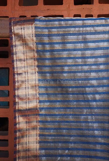 Blue and red Maheshwari silk cotton tissue saree - Niram Neela