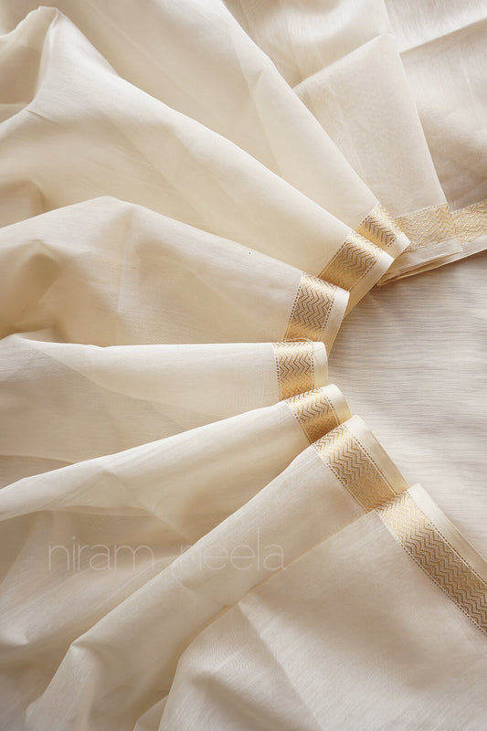 Ivory and gold Maheshwari silk cotton saree - Niram Neela