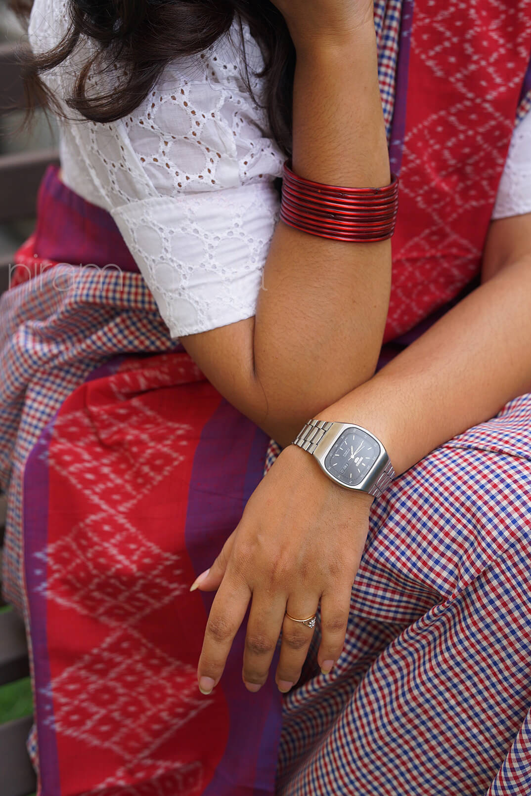 White multicoloured check Handlooom Pochampally cotton saree - Niram Neela