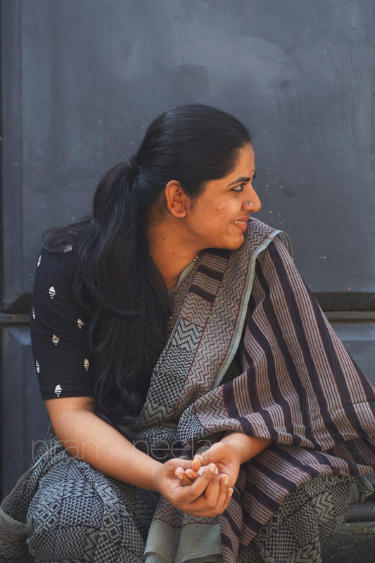 Grey and black block printed Kota cotton saree - Niram Neela