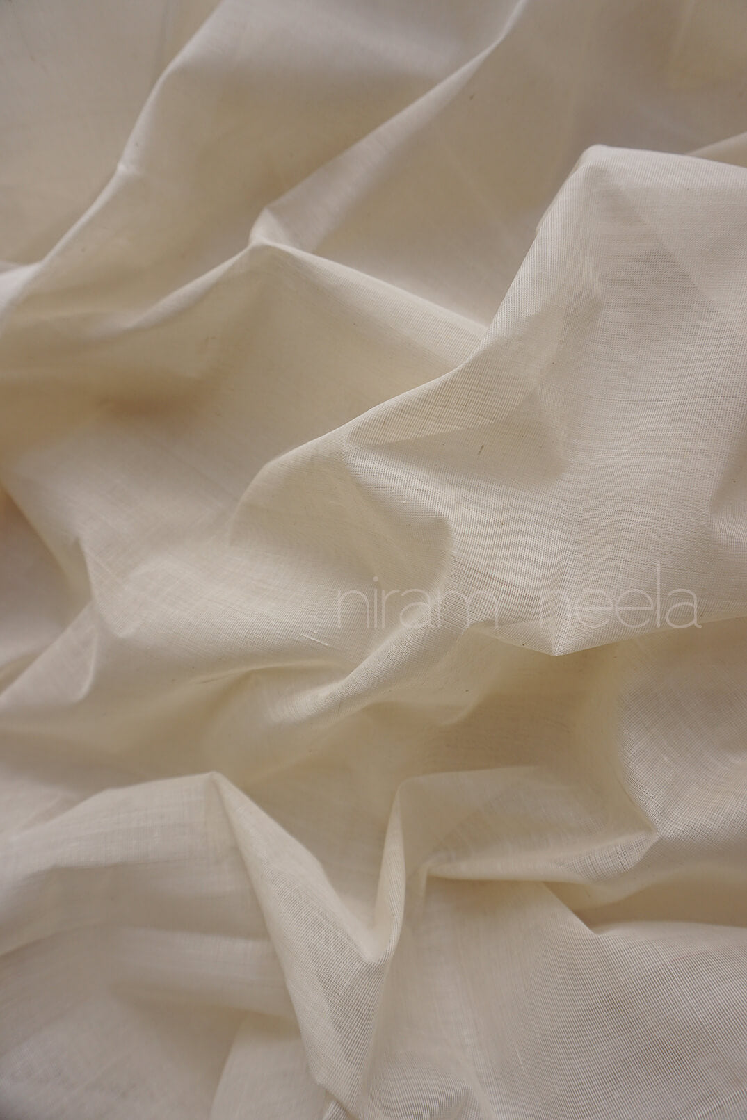 Ivory and red handloom Venkatagiri jamdani cotton parrot saree from Niram Neela